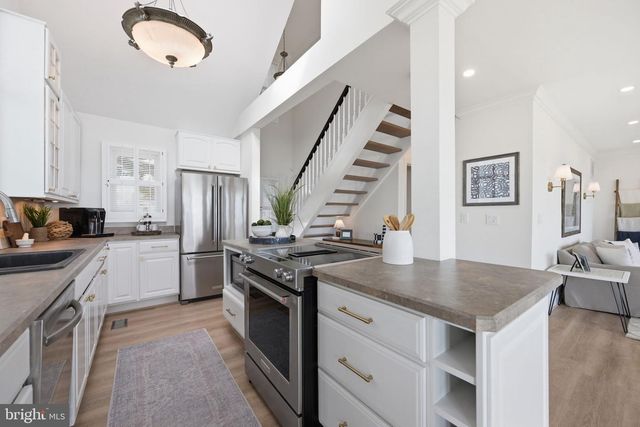 3963 BAYSIDE DR, Edgewater, MD 21037