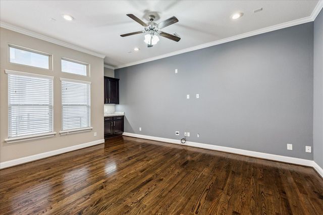 1113 W 18th Street B, Houston, TX 77008