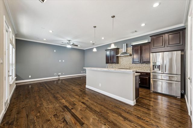 1113 W 18th Street B, Houston, TX 77008