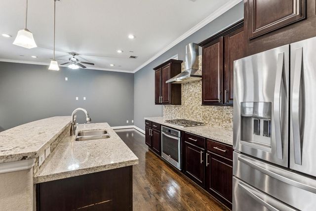 1113 W 18th Street B, Houston, TX 77008