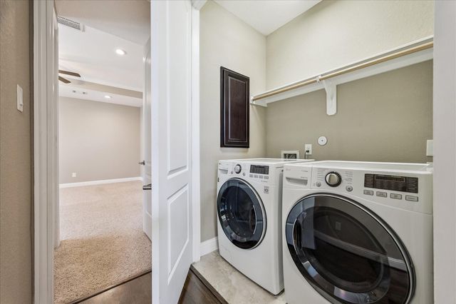 1113 W 18th Street B, Houston, TX 77008