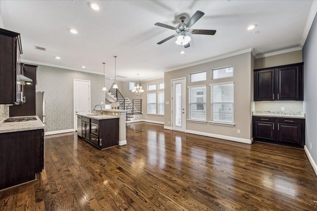 1113 W 18th Street B, Houston, TX 77008