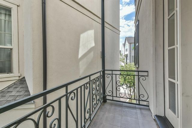 70 Wooded Park Place, The Woodlands, TX 77380