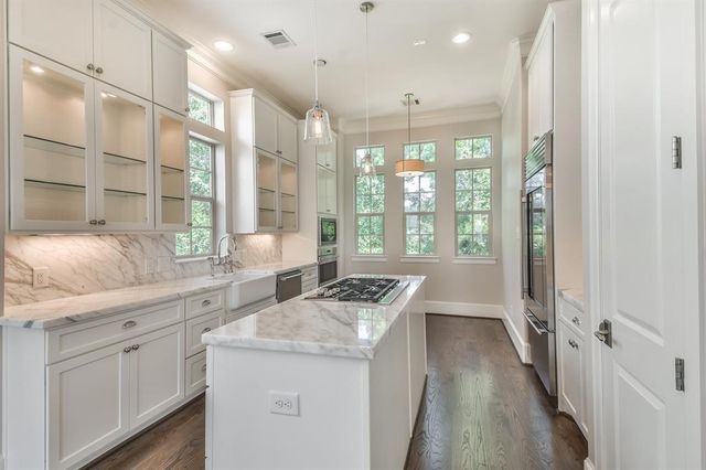 70 Wooded Park Place, The Woodlands, TX 77380