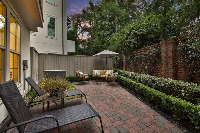 70 Wooded Park Place, The Woodlands, TX 77380