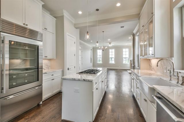 70 Wooded Park Place, The Woodlands, TX 77380