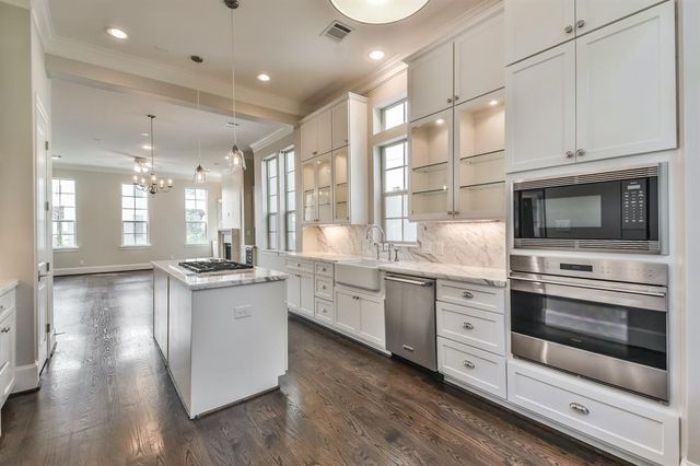 70 Wooded Park Place, The Woodlands, TX 77380
