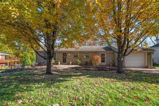 1324 Park Dr, Moon/crescent Twp, PA 15108