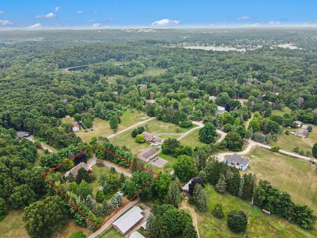 1457 Indian Trail, Milford Charter Twp, MI 48380