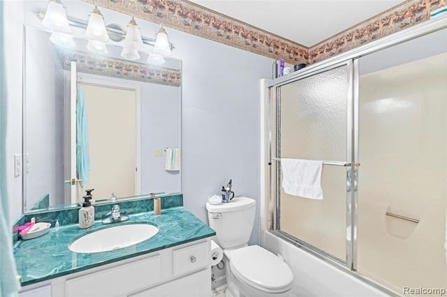 9346 Golfcrest Circle, Davison, MI 48423