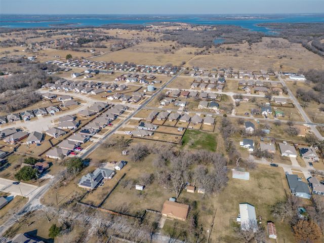 504 Eddleman Street, Pilot Point, TX 76258