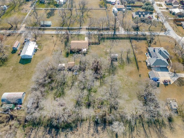 504 Eddleman Street, Pilot Point, TX 76258
