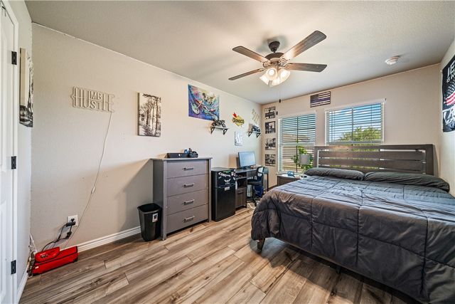 1317 London Towne Blvd, Corpus Christi, TX 78415