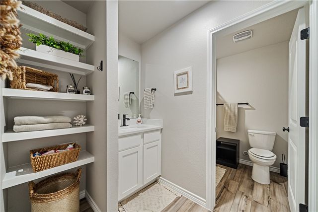 1317 London Towne Blvd, Corpus Christi, TX 78415