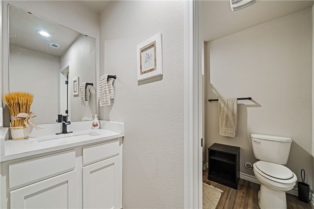 1317 London Towne Blvd, Corpus Christi, TX 78415