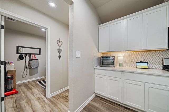 1317 London Towne Blvd, Corpus Christi, TX 78415