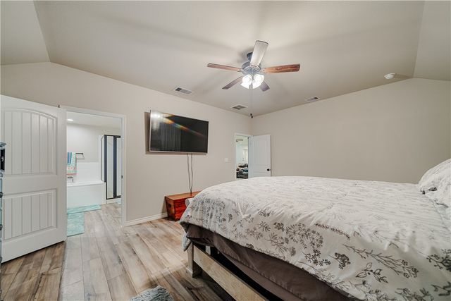 1317 London Towne Blvd, Corpus Christi, TX 78415