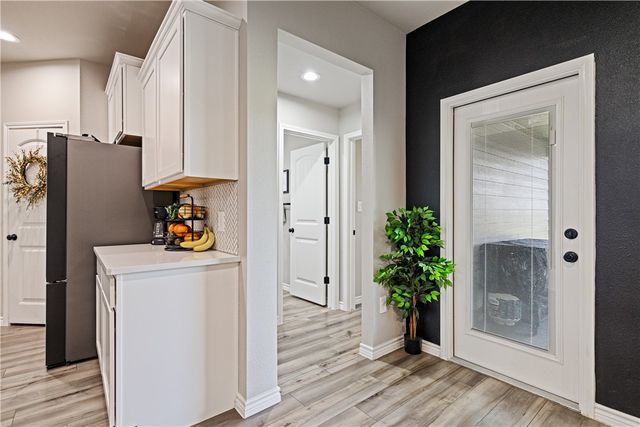 1317 London Towne Blvd, Corpus Christi, TX 78415