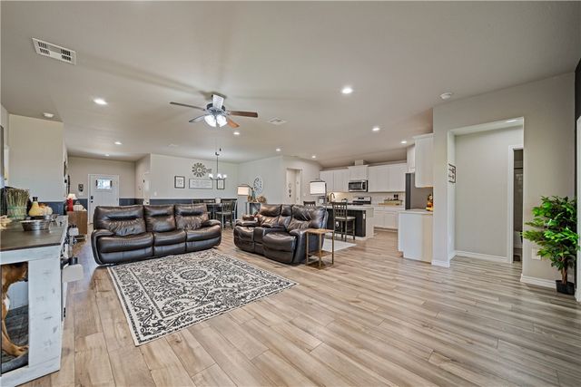 1317 London Towne Blvd, Corpus Christi, TX 78415