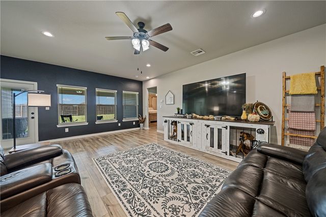 1317 London Towne Blvd, Corpus Christi, TX 78415