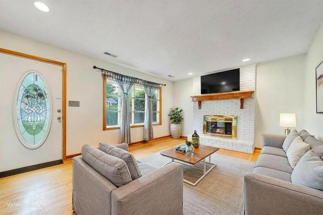 1625 Eanes RD, Roanoke, VA 24014