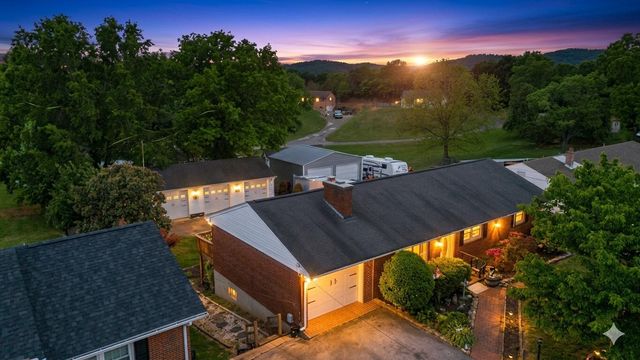 1625 Eanes RD, Roanoke, VA 24014