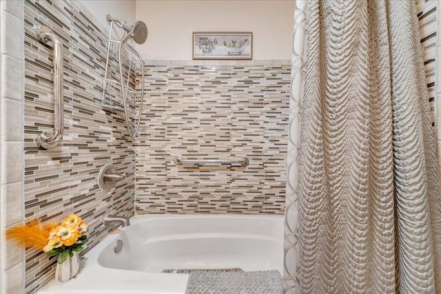1625 Eanes RD, Roanoke, VA 24014