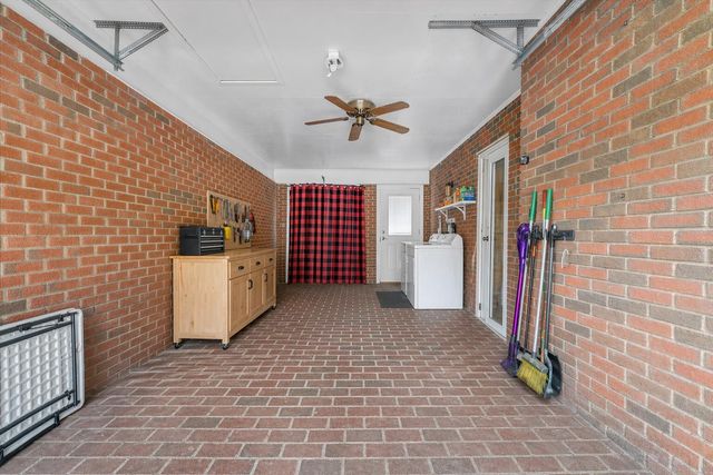 1625 Eanes RD, Roanoke, VA 24014