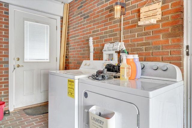 1625 Eanes RD, Roanoke, VA 24014