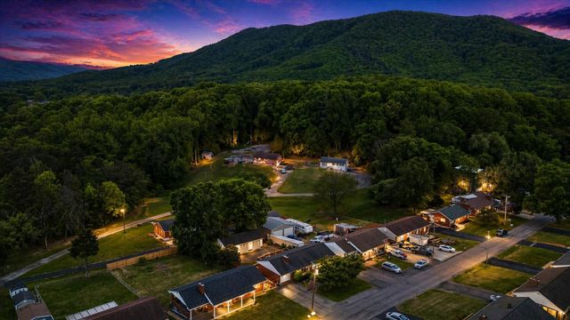 1625 Eanes RD, Roanoke, VA 24014