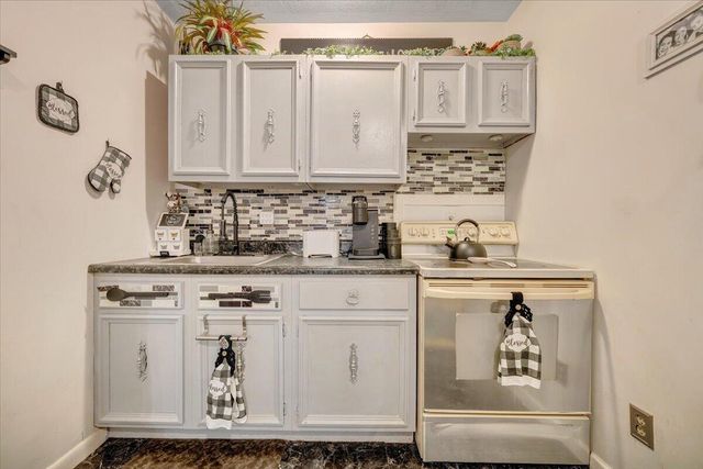 1625 Eanes RD, Roanoke, VA 24014