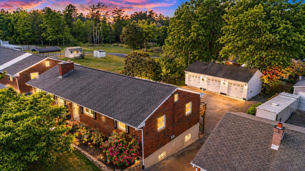 1625 Eanes RD, Roanoke, VA 24014