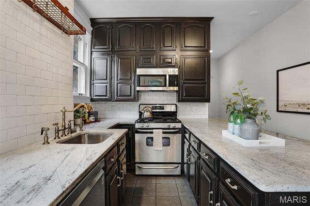 6924 Amherst Avenue, University City, MO 63130