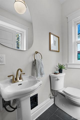 6924 Amherst Avenue, University City, MO 63130