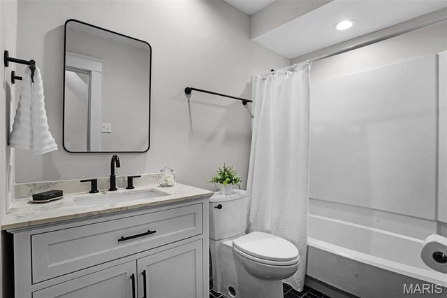 6924 Amherst Avenue, University City, MO 63130