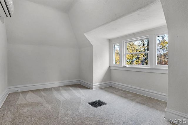 6924 Amherst Avenue, University City, MO 63130