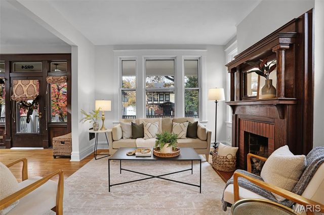 6924 Amherst Avenue, University City, MO 63130