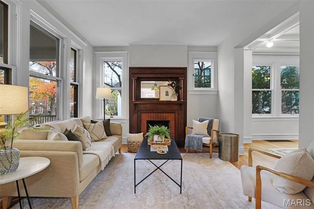 6924 Amherst Avenue, University City, MO 63130