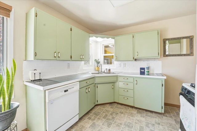 2509 Viking Place, Cedar Falls, IA 50613