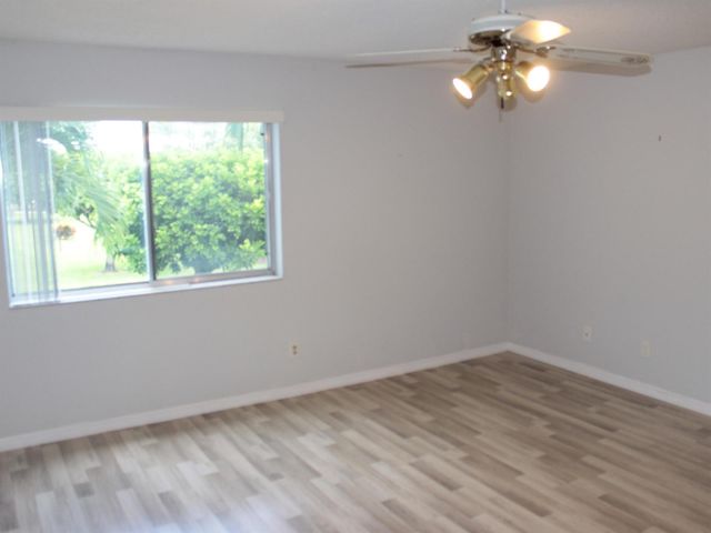 6698 N 10th Ave Avenue N 218, Lake Worth, FL 33467