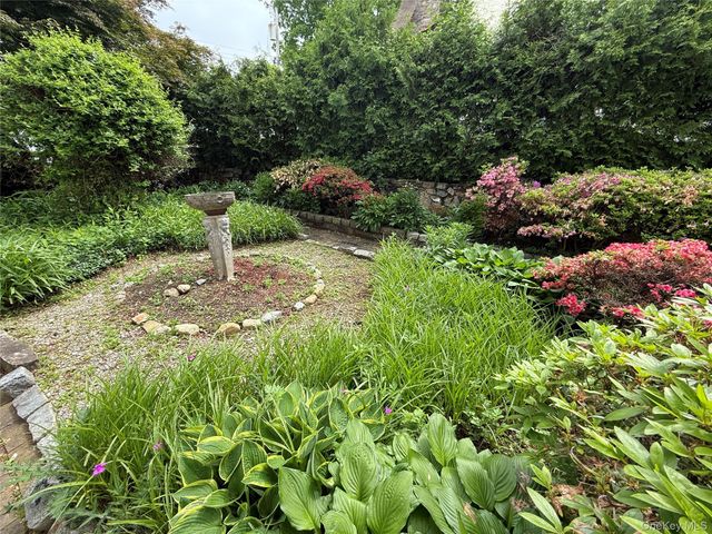 36 Grand Boulevard 1, Scarsdale, NY 10583