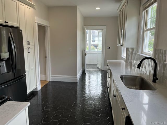 36 Grand Boulevard 1, Scarsdale, NY 10583
