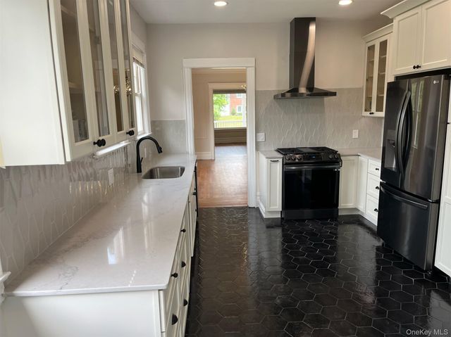36 Grand Boulevard 1, Scarsdale, NY 10583