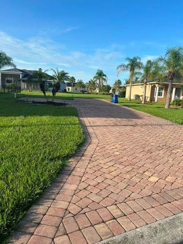712 TEABERRY TRAIL, Polk City, FL 33868