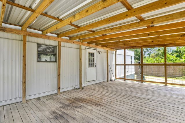 104 W Lawrence Street, Dayton, TX 77535