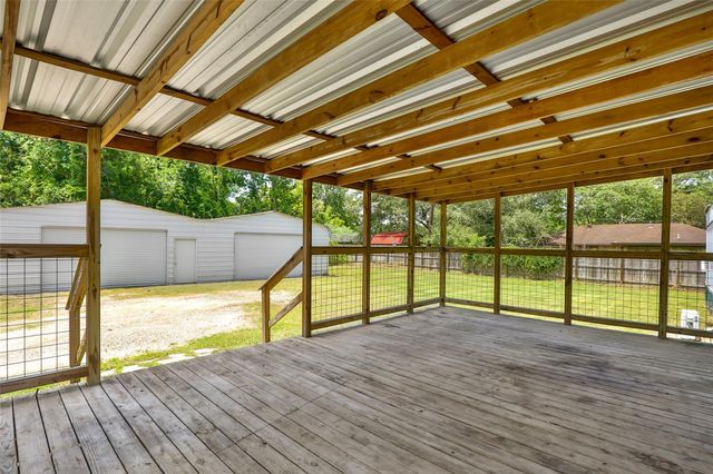104 W Lawrence Street, Dayton, TX 77535