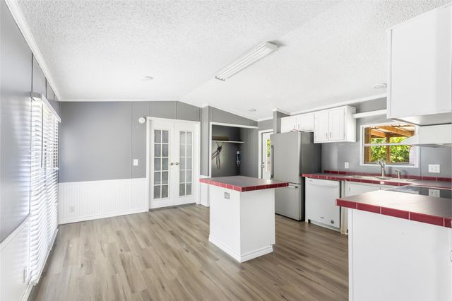 104 W Lawrence Street, Dayton, TX 77535