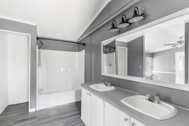 104 W Lawrence Street, Dayton, TX 77535