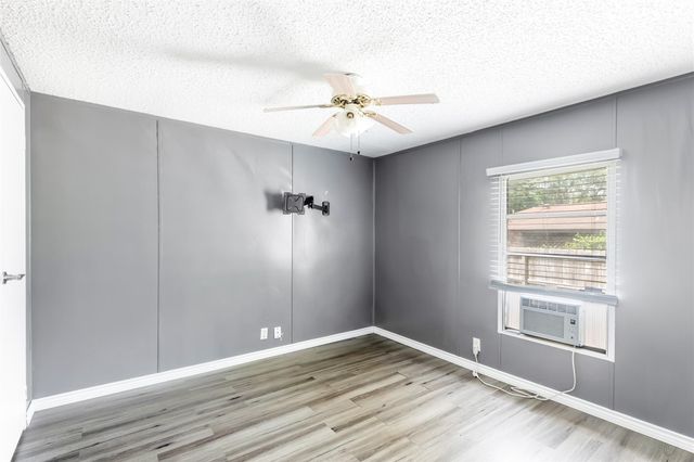 104 W Lawrence Street, Dayton, TX 77535