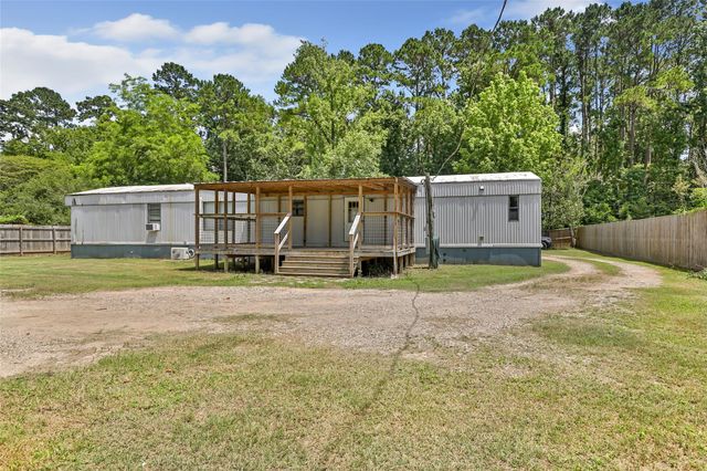 104 W Lawrence Street, Dayton, TX 77535